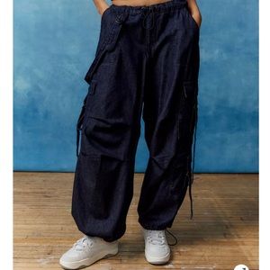 BDG by Urban Outfitters Baggy Cargo Balloon Jeans